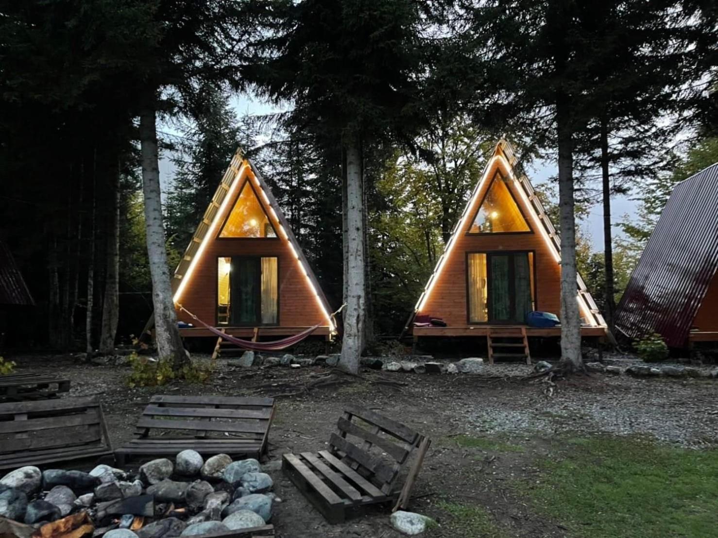 Bude Mestia Cottages Екстериор снимка