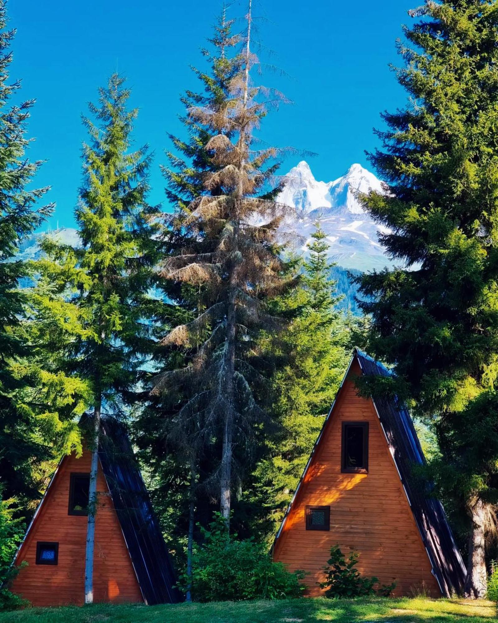 Bude Mestia Cottages Екстериор снимка